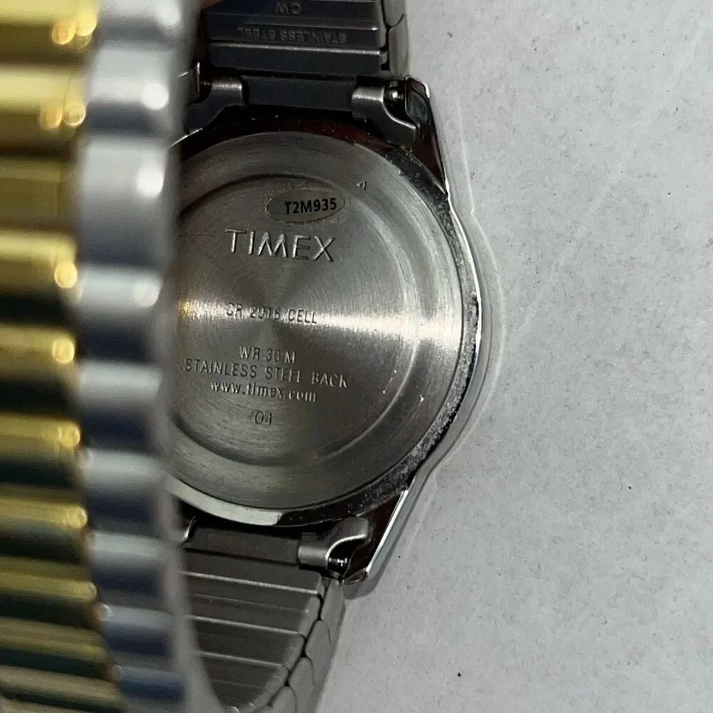 Timex Men's Silver Gold South Street Sport Two-Tone‎ Stainless Steel Wristwatch
